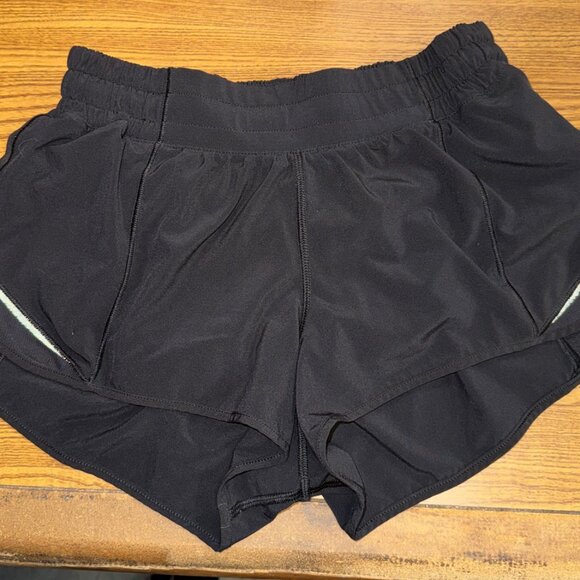 Lululemon BUNDLE Align Tank with Built-in Bra and Hotty Hot Shorts - Picture 5 of 6